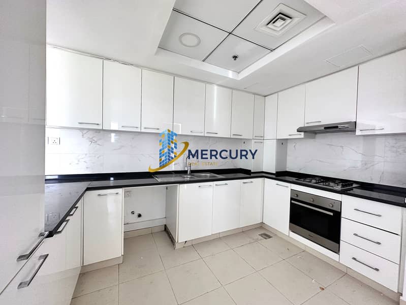 6 oxford-building-jvc-mercury-0555800213-rent-9. JPG