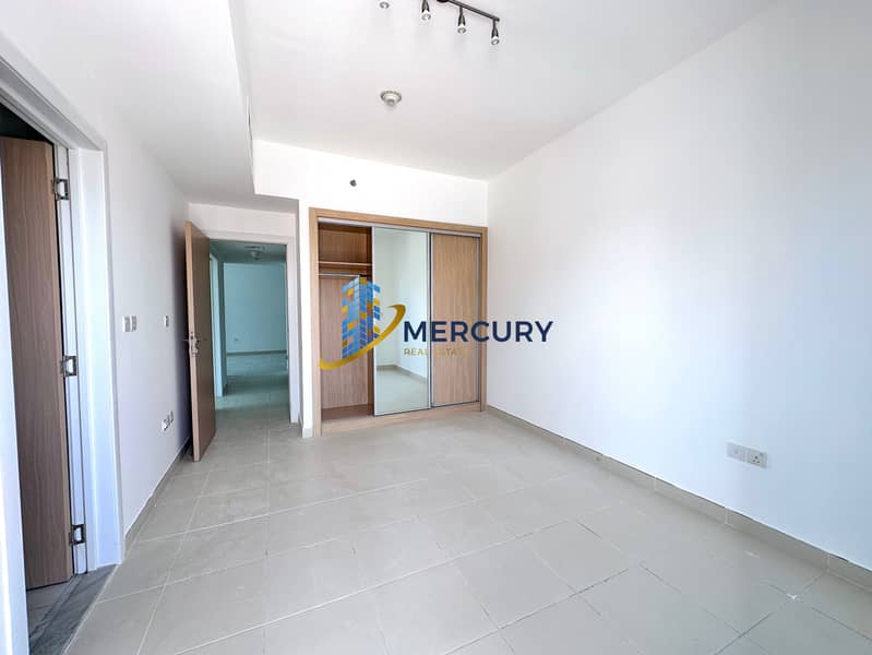 8 oxford-building-jvc-mercury-0555800213-rent-22. JPG