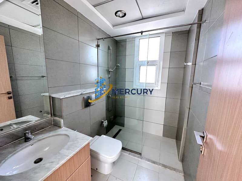 10 oxford-building-jvc-mercury-0555800213-rent-11. JPG