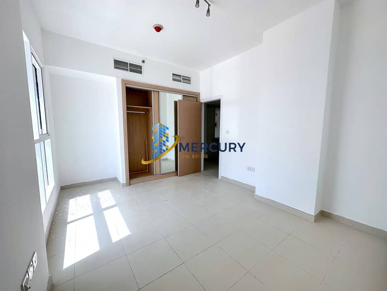 12 oxford-building-jvc-mercury-0555800213-rent-12. JPG