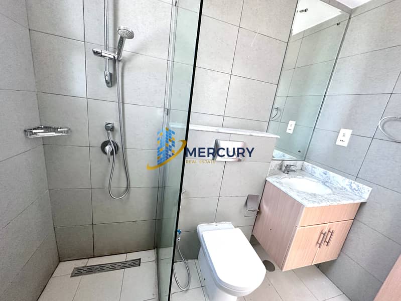 13 oxford-building-jvc-mercury-0555800213-rent-14. JPG