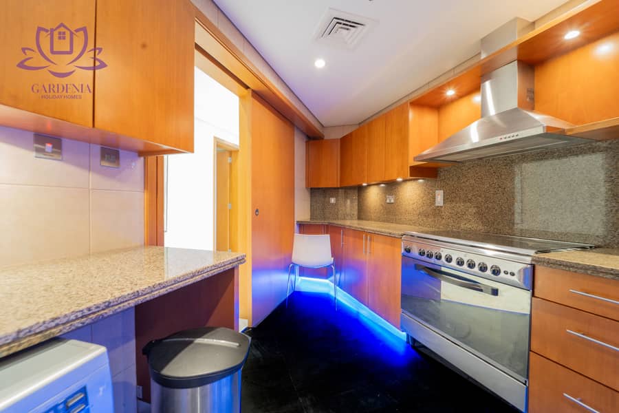 13 Kitchen. jpg