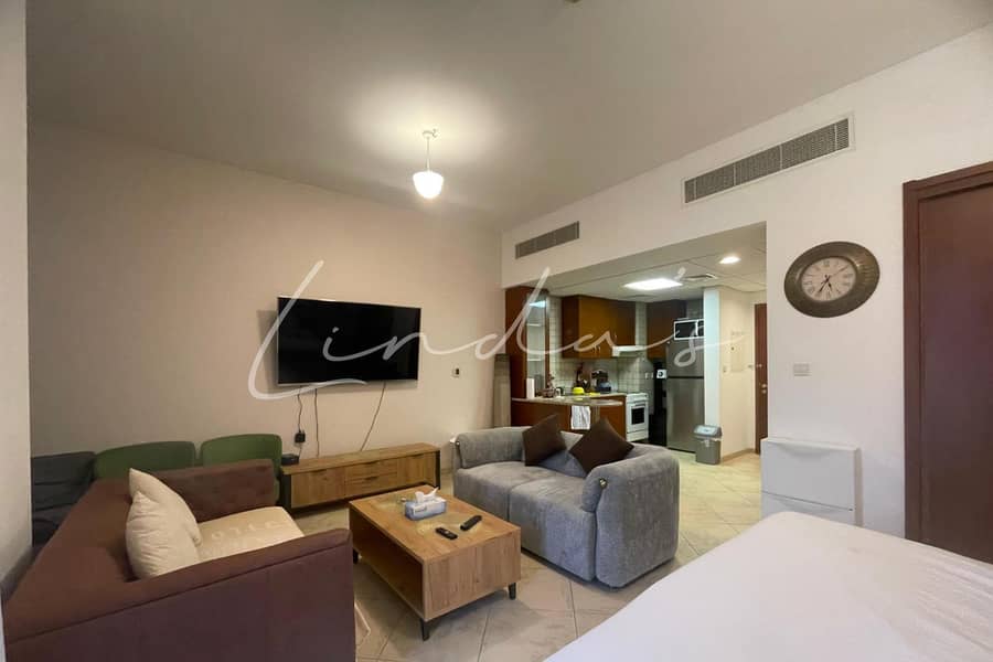 Vacant Studio | Big Balcony | Top Floor Vacant Studio | Big Balcony | Top Floor