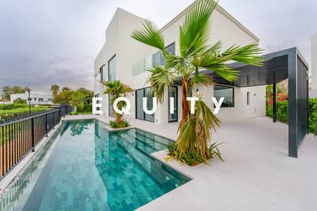 5 Bedroom Villa for Sale in Jumeirah Islands, Dubai - Fully Upgraded | Skyline Views | Vacant Unit
