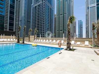 Modern luxury property with Direct Marina Views Modern luxury property with Direct Marina Views