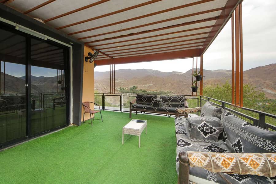 15 Wadi Al Hellow Farm House_Page_24. jpg