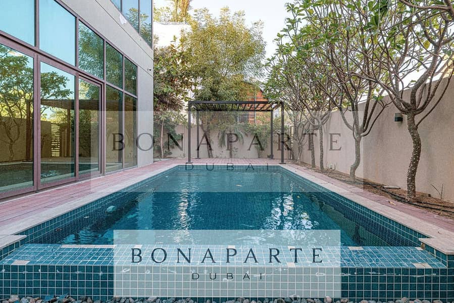 Vacant | Stunning Location | Private Pool Vacant | Stunning Location | Private Pool
