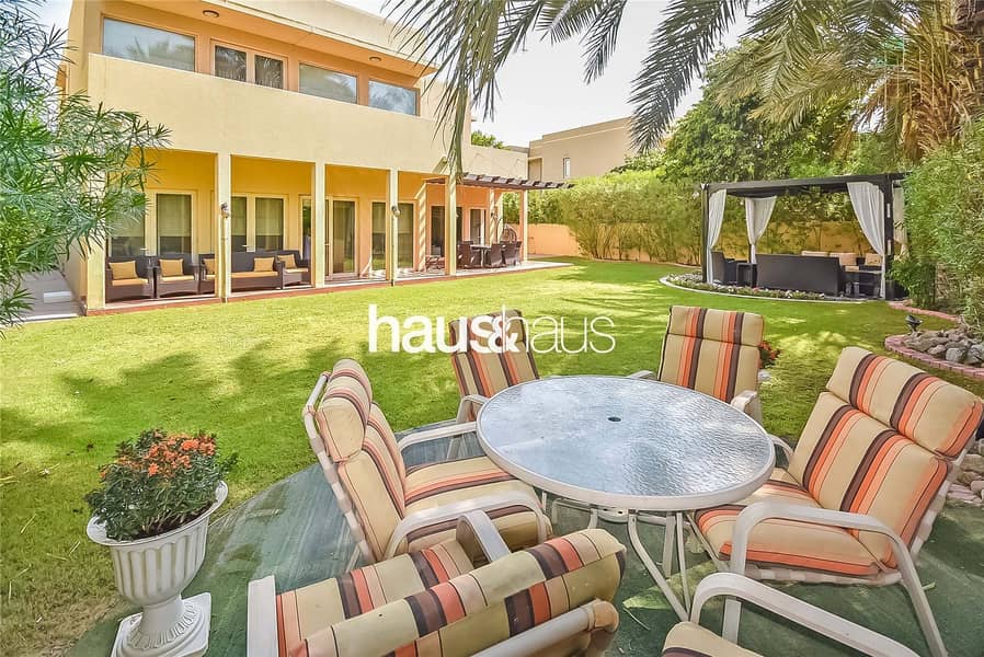 Large plot | Drivers Room | Two Kitchens Large plot | Drivers Room | Two Kitchens