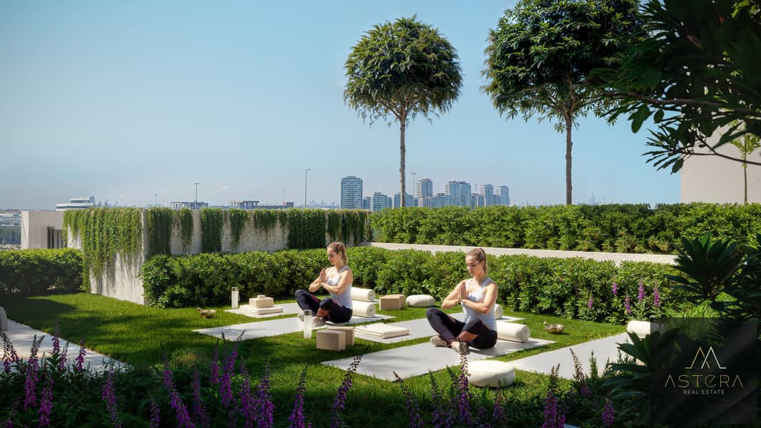 13 Outdoor Yoga. jpg