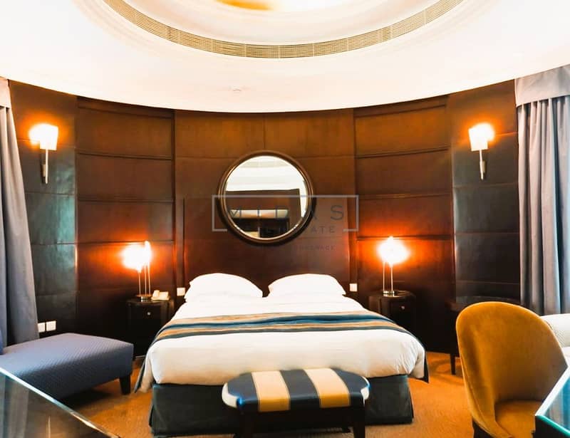 25 Master Bedroom. jpg