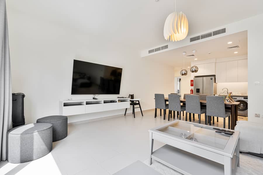 6 Living Room (3). jpeg
