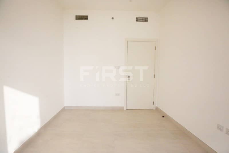 6 Internal Photos of 1 Bedroom Apartment in The Bridges Shams Abu Dhabi UAE (13). jpeg