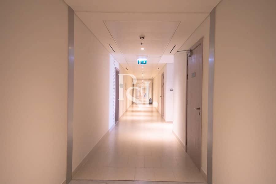 8 water-edge-yas-island-abu-dhabi-hallway (2). JPG