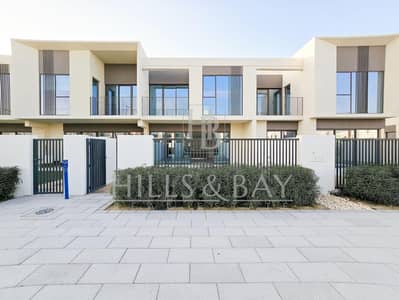3 Bedroom Townhouse for Rent in The Valley by Emaar, Dubai - Stylish 3-Bedroom Home in Beautiful Nara