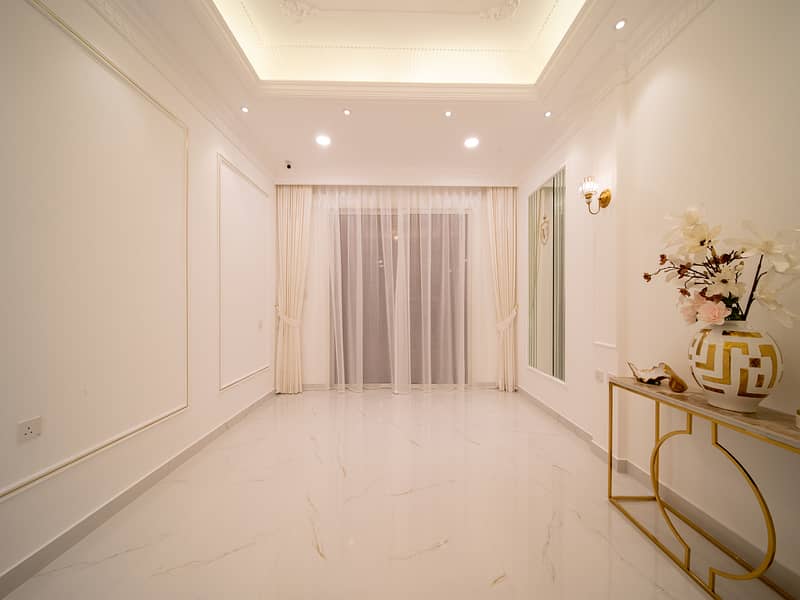 15 Living Room 8. jpg