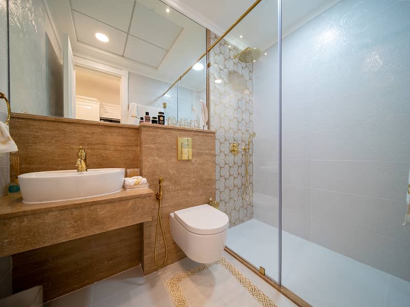 24 Bathroom 1. jpg