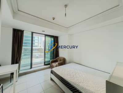 Furnished and vacant - with balcony - close to metro