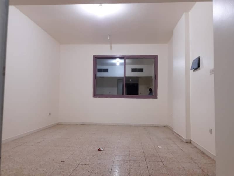 1 BHK Central A/C Tawtheeq on Madinat zayed in Building ,Rent AED 45000/4 Payments