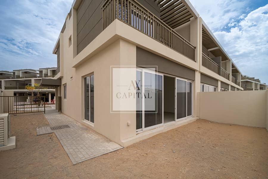 Spacious Layout | Corner Unit | Big Plot | Vacant