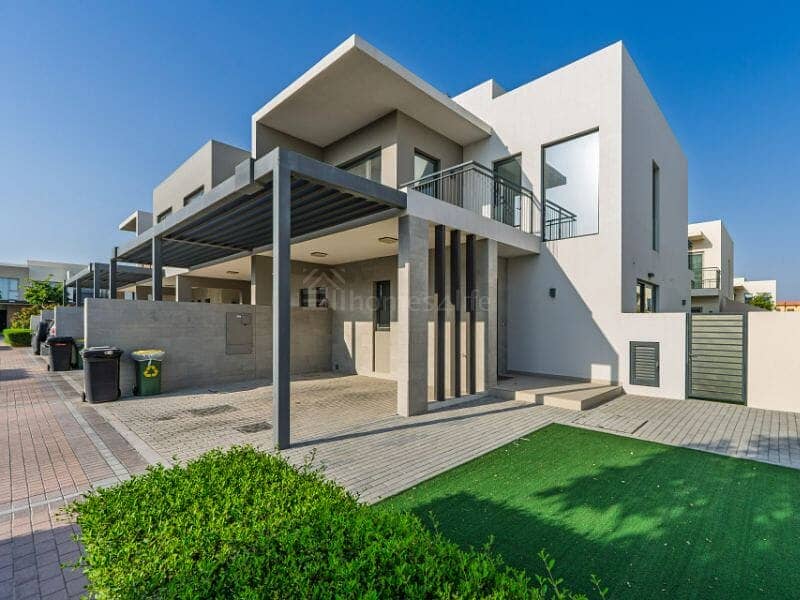 Ready to move | Corner Villa with Maids Ready to move | Corner Villa with Maids