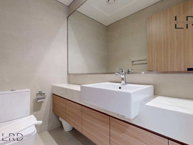 10 LRD-VACATION-HOMES-Azizi-Farhad-08122024_121035-2. jpg