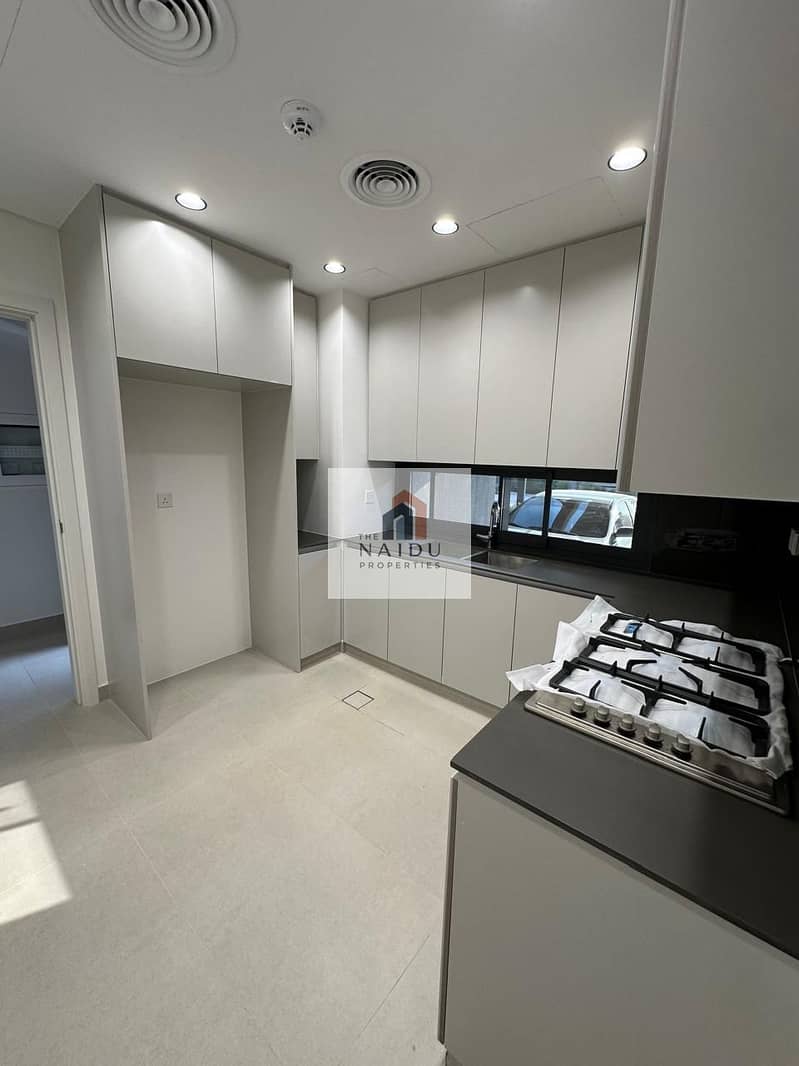 6 Kitchen2. jpeg
