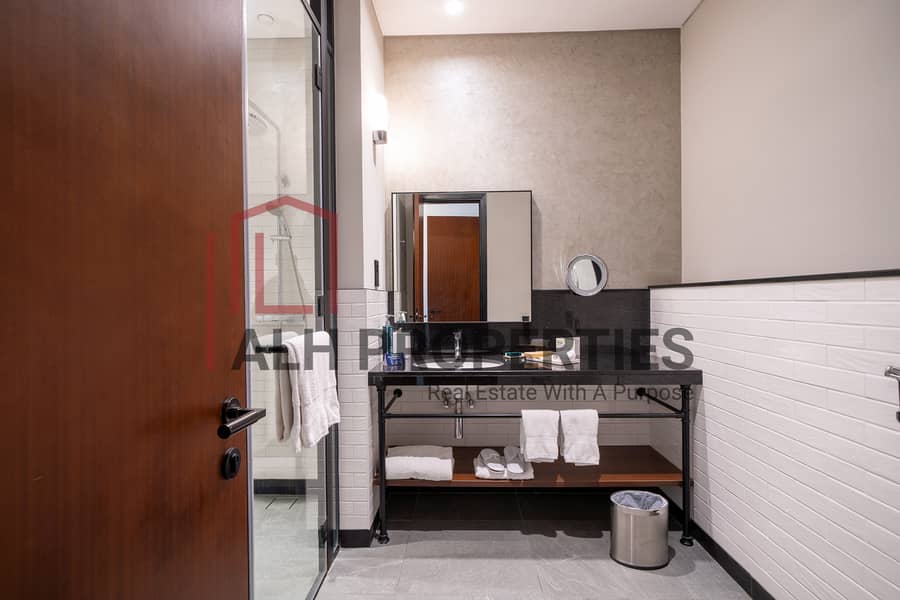 24 Double Tree_1401_3bd Ambassador-18. jpg
