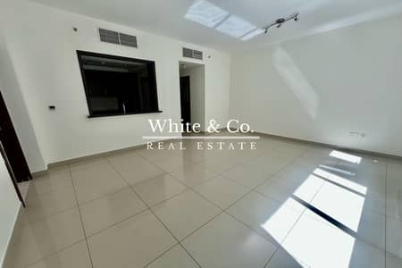 1 Bedroom Flat for Rent in Downtown Dubai, Dubai - Unfurnished | Pool View | Prime Location