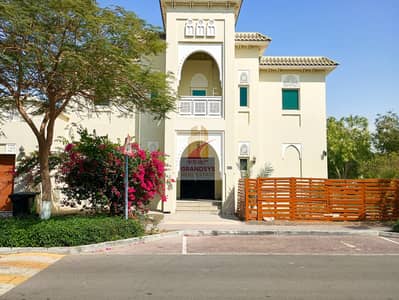 阿尔弗雷德街区， 迪拜 4 卧室别墅待租 - 1(1). jpg