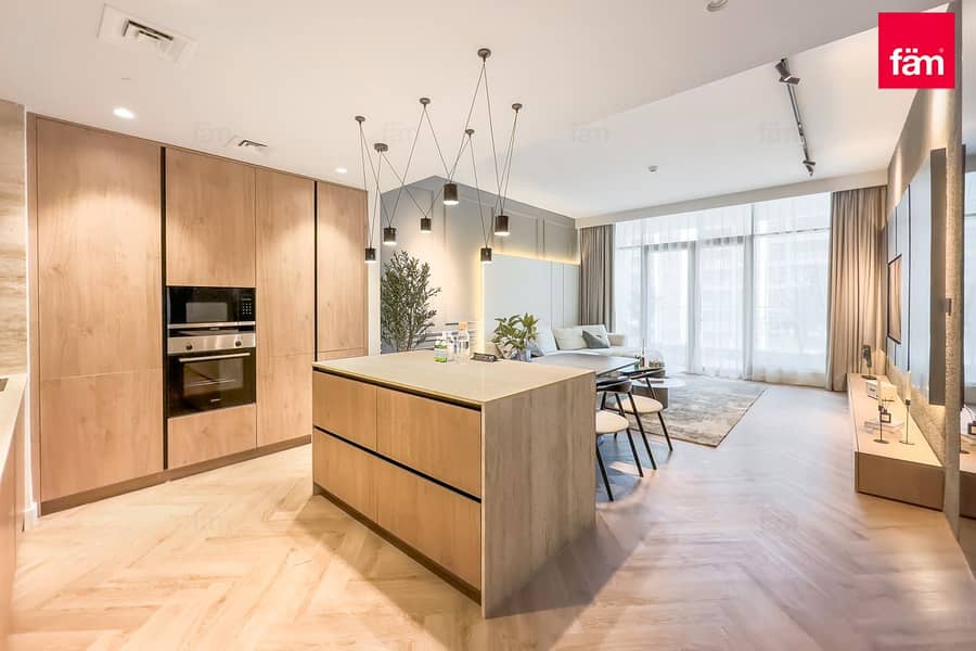 Fully Upgraded | Park View | Vacant | Pool View Fully Upgraded | Park View | Vacant | Pool View