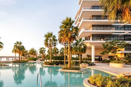 1 Bedroom Apartment for Sale in Jumeirah Islands, Dubai - Refined Community Living| Iconic Design| 60/40 PP