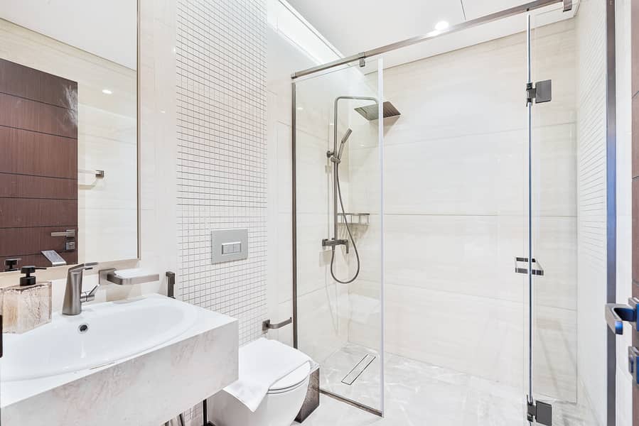 13 Bathroom (1). jpeg