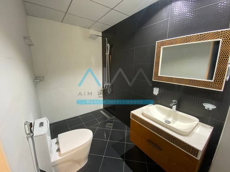 8 Toilet. jpg
