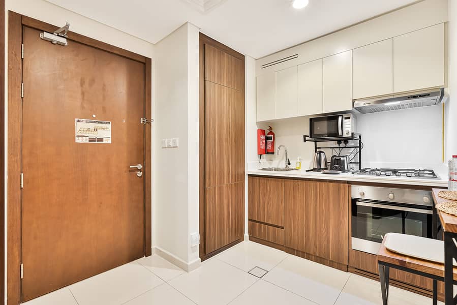 10 Kitchen. jpg
