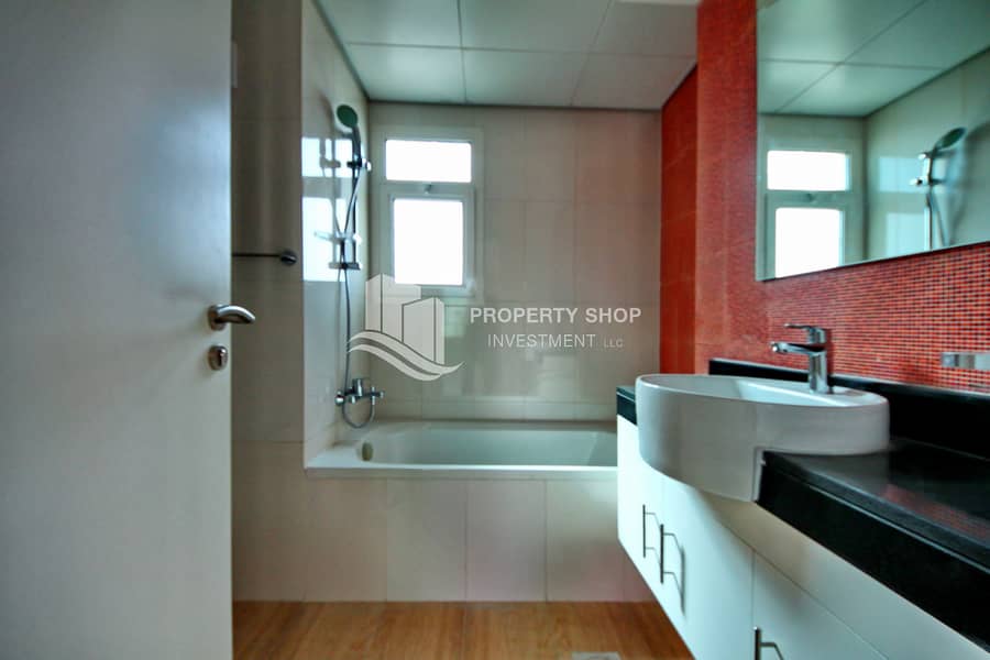8 studio-abu-dhabi-al-ghadeer-terrace-apartment-bathroom. JPG