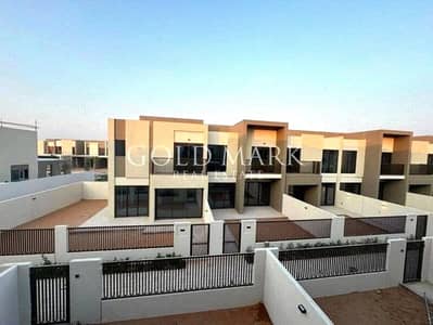 3 Bedroom Villa for Rent in Dubailand, Dubai - Prime Location | Near Amenities | Large Plot