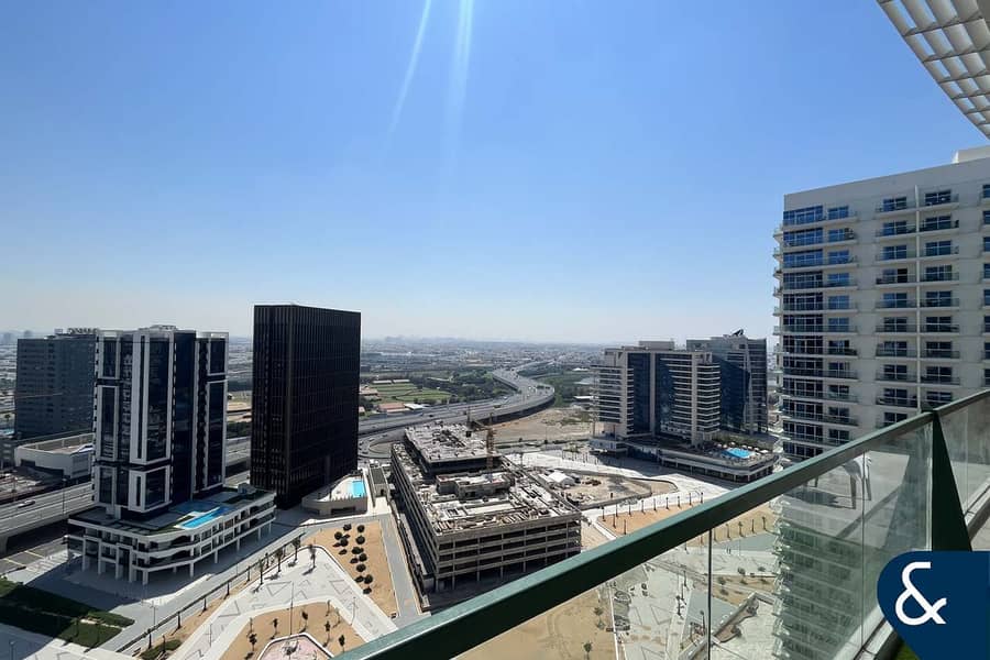 3 Bedrooms | Fully Upgraded | High Floor 3 Bedrooms | Fully Upgraded | High Floor