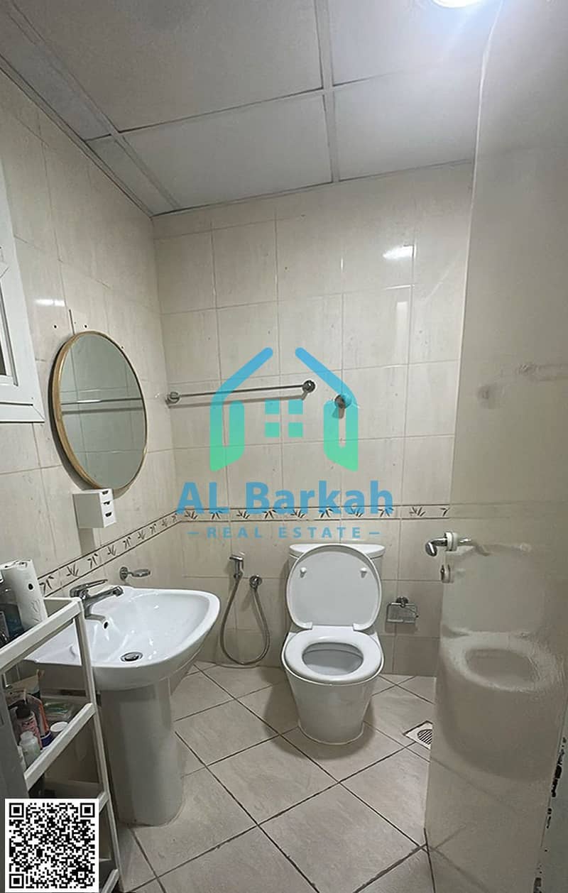 6 a01fee53-511d-427c-8a59-411e7104df44. jpg