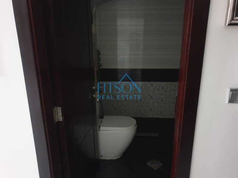 9 db618f5f-64c0-4daf-bf9a-52571e1253a9. jpg
