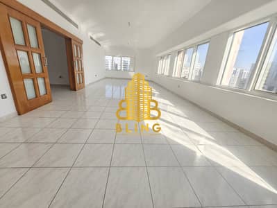 Alluring 3BHK With Maid Room & Built-In Cupboards