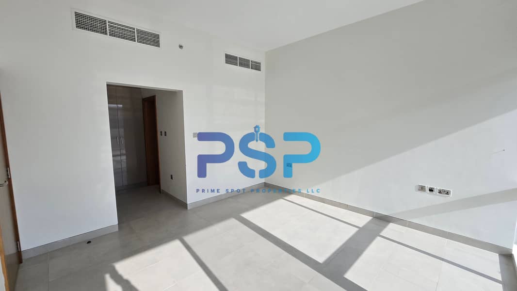 13 Master roomm1. jpg