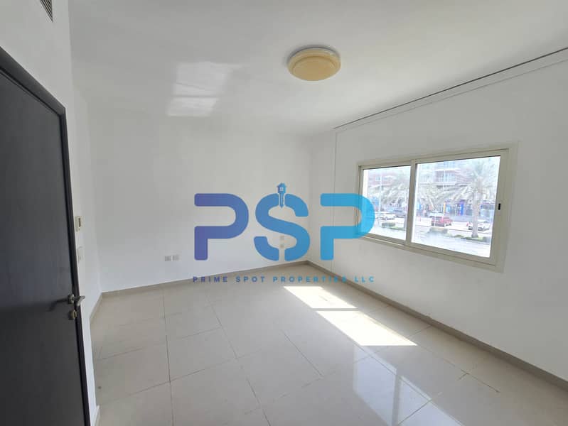 13 Master Room 1. jpg