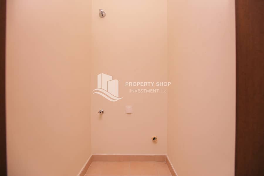 11 1-bedroom-apartment-al-reem-island-shams-abu-dhabi-gate-tower-3-laundry-area. JPG