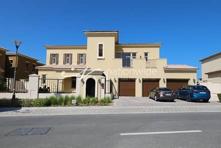 Extraordinary Living 7BR + Private Pool Extraordinary Living 7BR + Private Pool