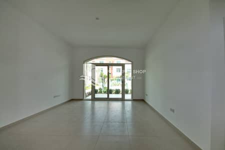 1 Bedroom Apartment for Sale in Al Ghadeer, Abu Dhabi - 1-bedroom-abu-dhabi-al-ghadeer-terrace-apartment-living-area. JPG