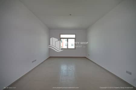 شقة 2 غرفة نوم للايجار في الغدیر، أبوظبي - 2-bedroom-abu-dhabi-al-ghadeer-terrace-apartment-living-area. JPG