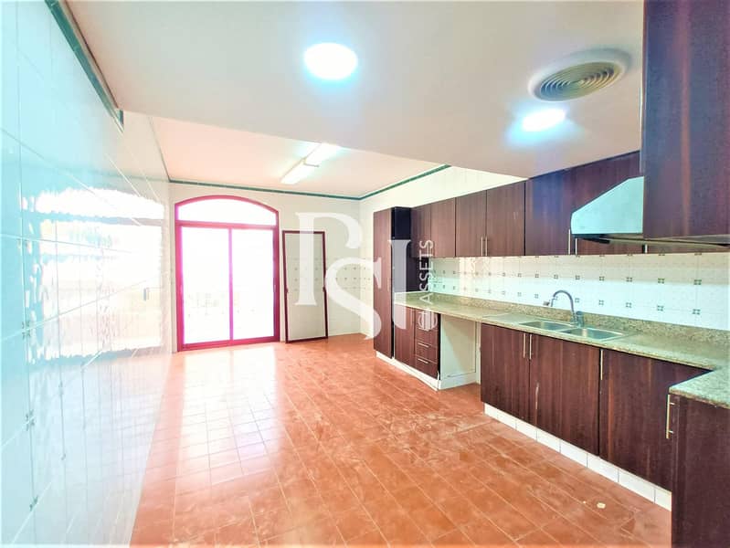 9 kitchen. jpg