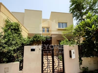 Stunning Villa With Pool And Lake View Stunning Villa With Pool And Lake View