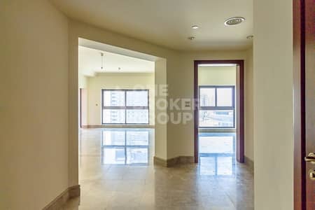 2 Bedroom Flat for Sale in Palm Jumeirah, Dubai - Exclusive|High Floor| 2BR maid's room|VACANT 2 Bedroom Flat for Sale in Palm Jumeirah, Dubai - Exclusive|High Floor| 2BR maid's room|VACANT