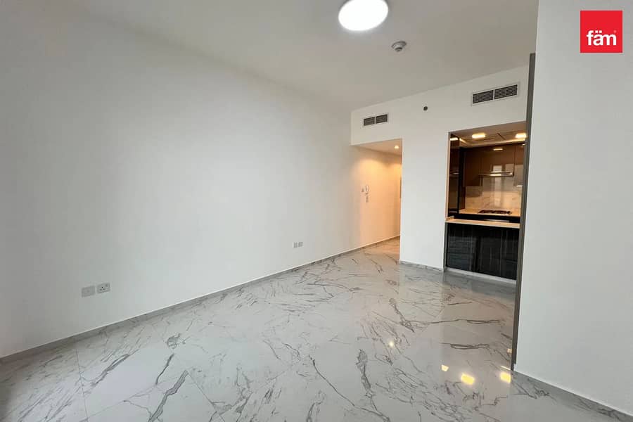 VACANT | HIGH FLOOR | SPACIOUS|STUDIO